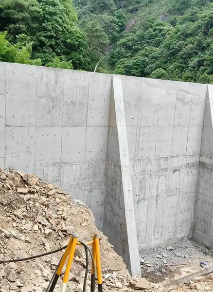 临沂兰陵县重力式挡土墙